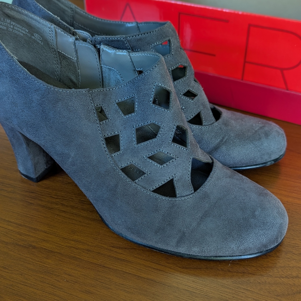 AEROSOLES Gray Cut-Out Suede Booties